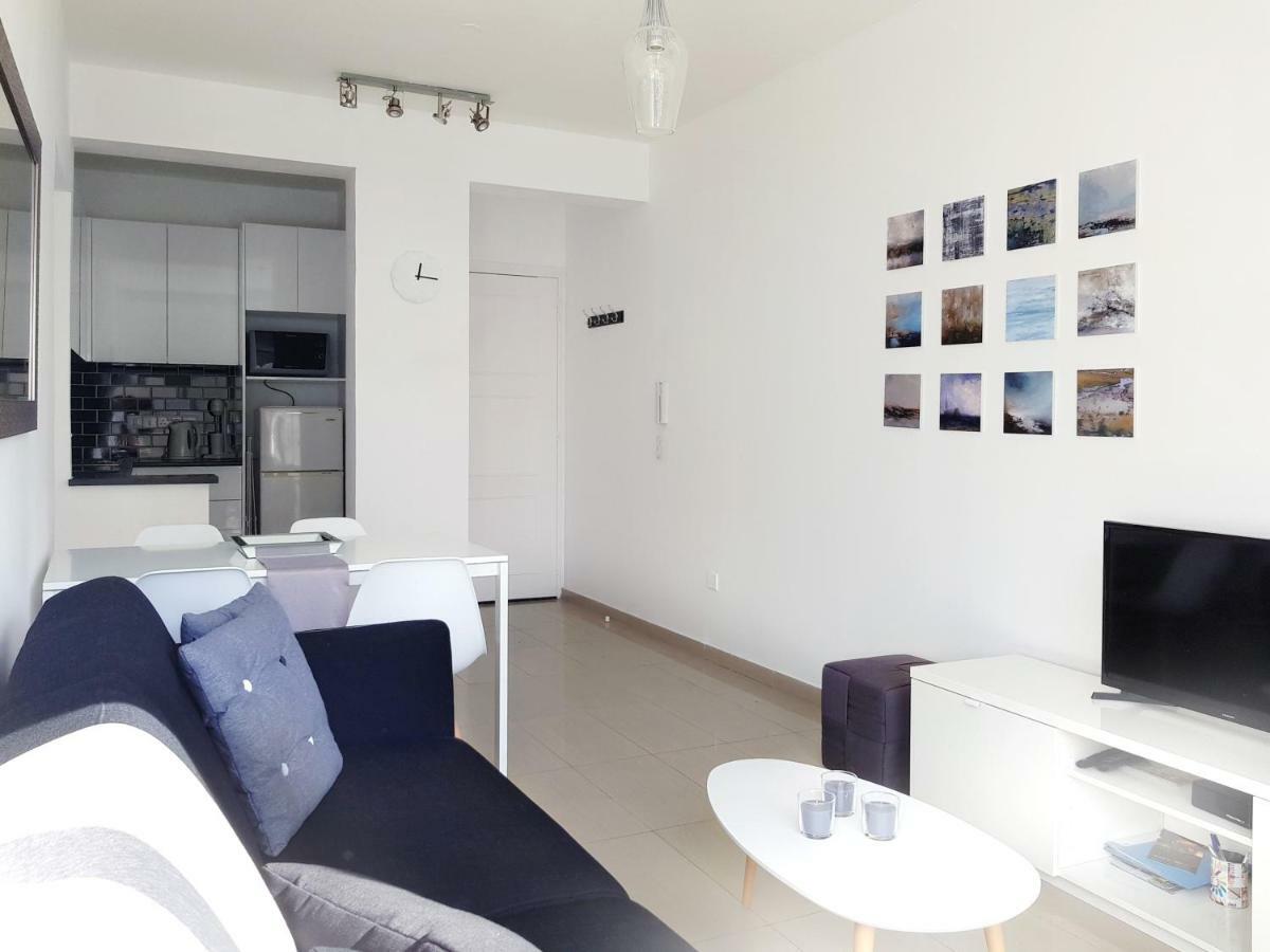City Pearl - Modern 2 Bed Sea View Apt In City Centre Limassol Exterior foto